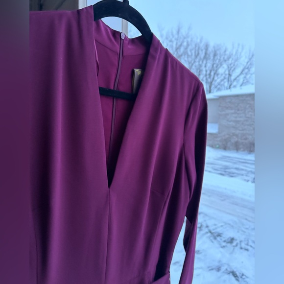 🆕 Taylor Burgundy Belted Long Sleeve V-Neck Fit & Flare Dress Size 8 Midi Hi-Low - Picture 9 of 16